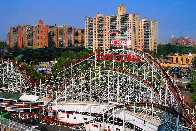 Cyclone-Rollercoaster-Coney-Island-Brooklyn
