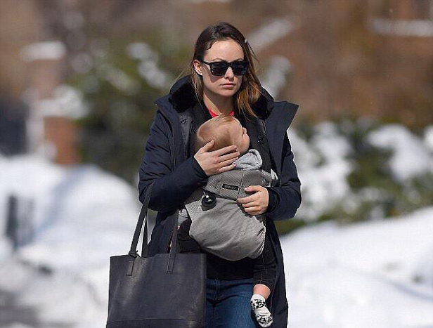 Celebs In BK: Olivia Wilde And Baby Stroll Around Clinton Hill