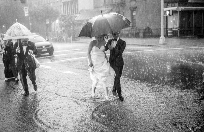 One Couples Rained Out Wedding Photos Are Simply Perfect