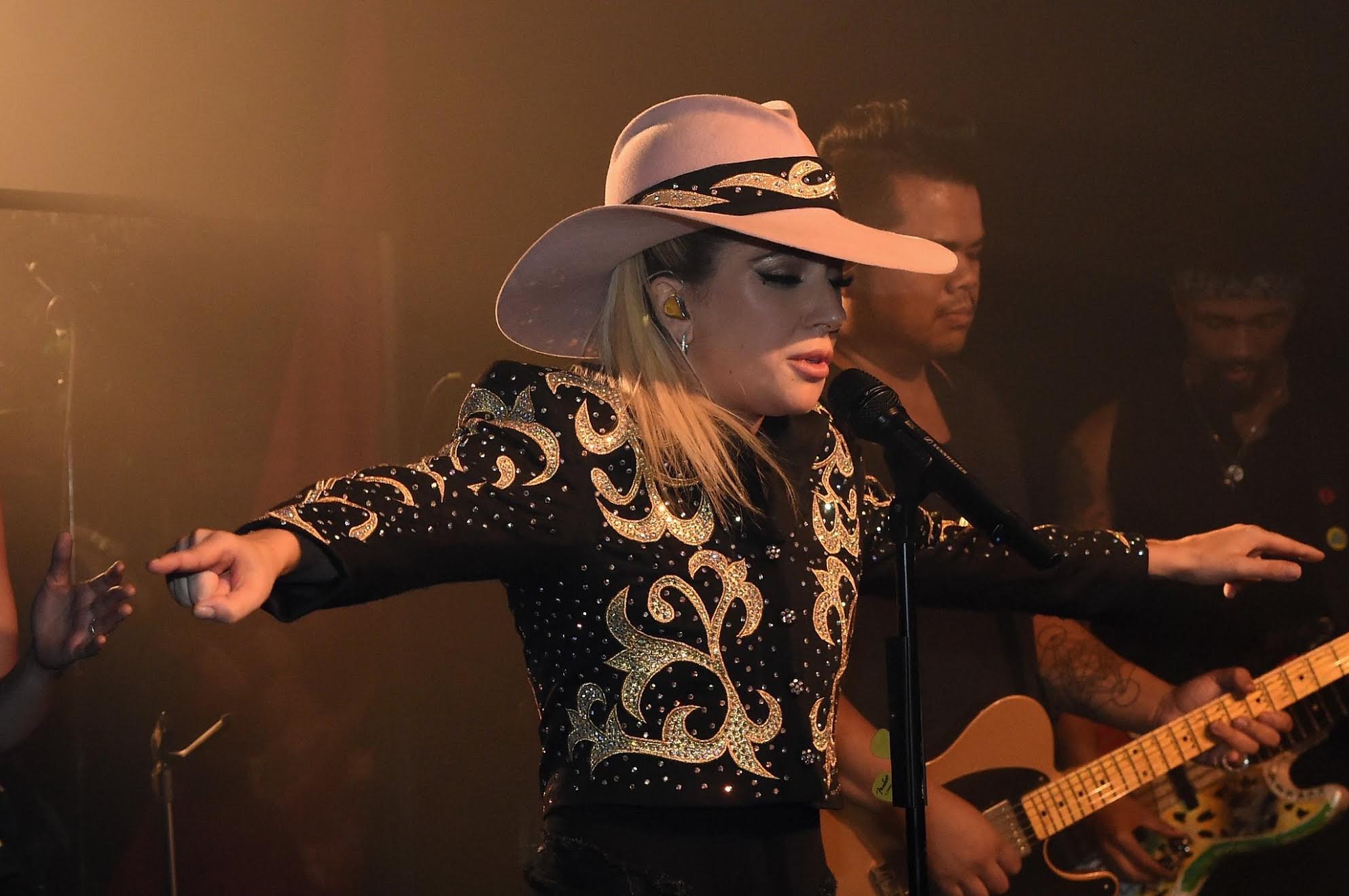 Red Hook Bar Gets A Taste Of Lady Gaga’s Upcoming Dive Bar Tour