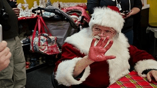 7 Places To Score A Selfie With Santa Around Brooklyn 
