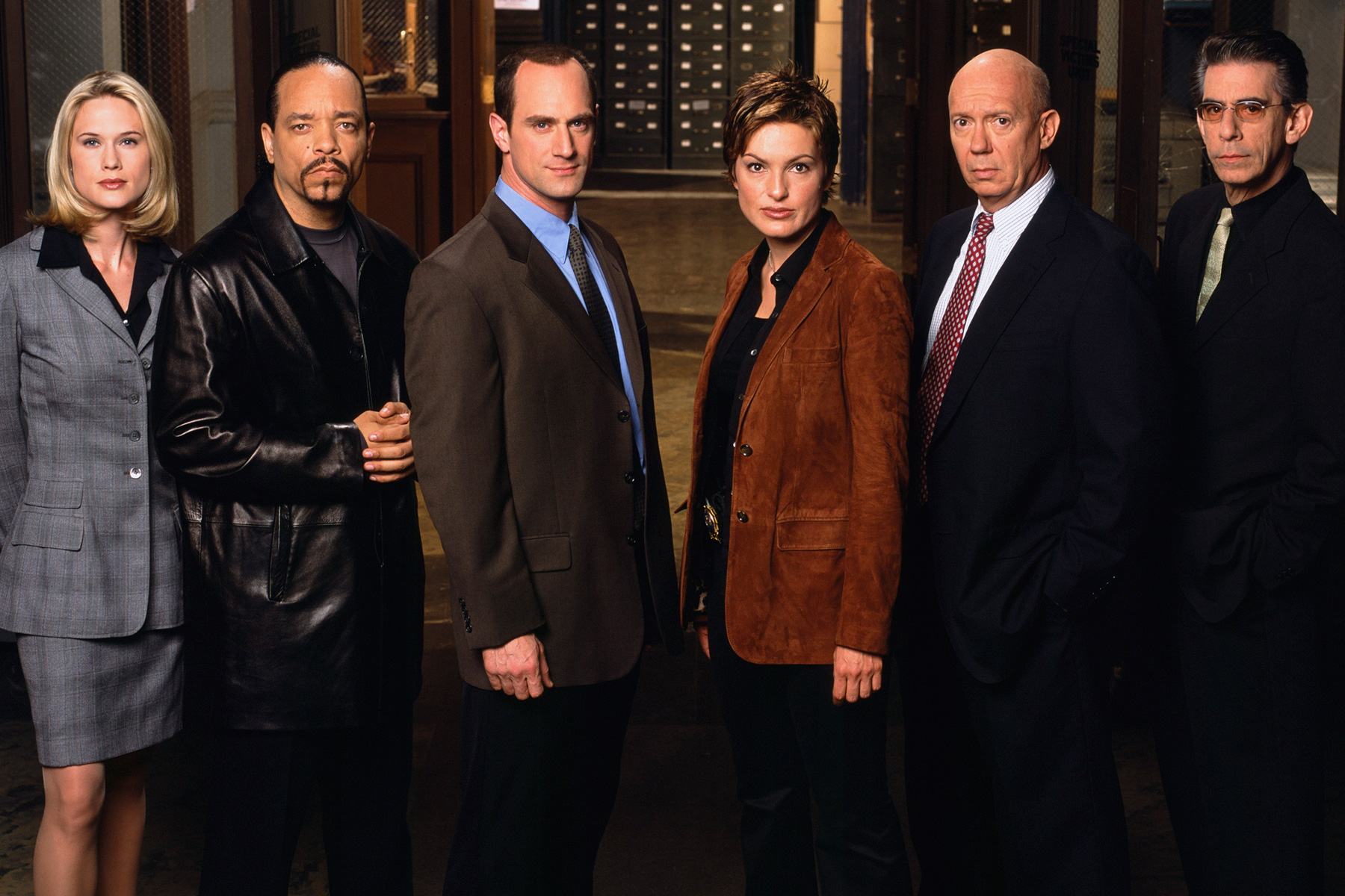 Law & Order SVU cast Photo via. 
